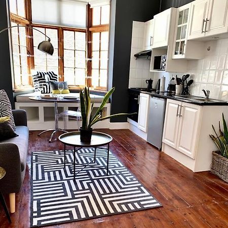 1-Bedroom Sea Point Gem - Perfect Location! Kapstaden Exteriör bild
