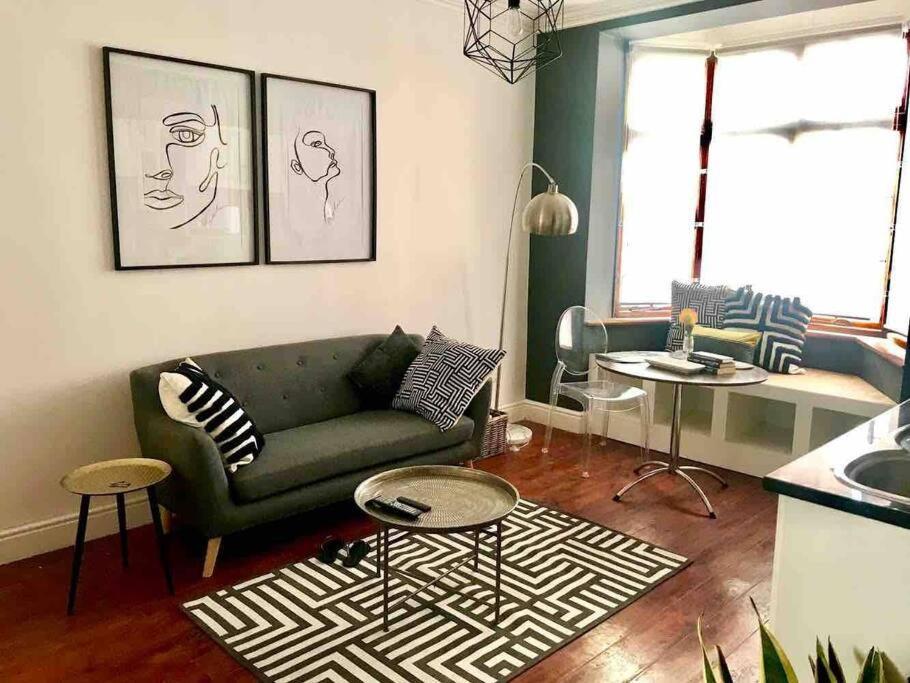 1-Bedroom Sea Point Gem - Perfect Location! Kapstaden Exteriör bild