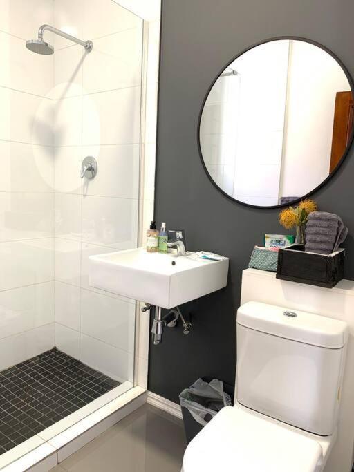 1-Bedroom Sea Point Gem - Perfect Location! Kapstaden Exteriör bild