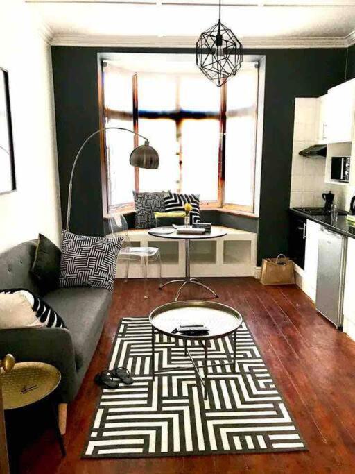 1-Bedroom Sea Point Gem - Perfect Location! Kapstaden Exteriör bild