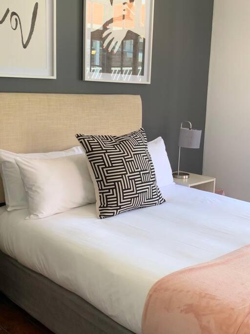 1-Bedroom Sea Point Gem - Perfect Location! Kapstaden Exteriör bild