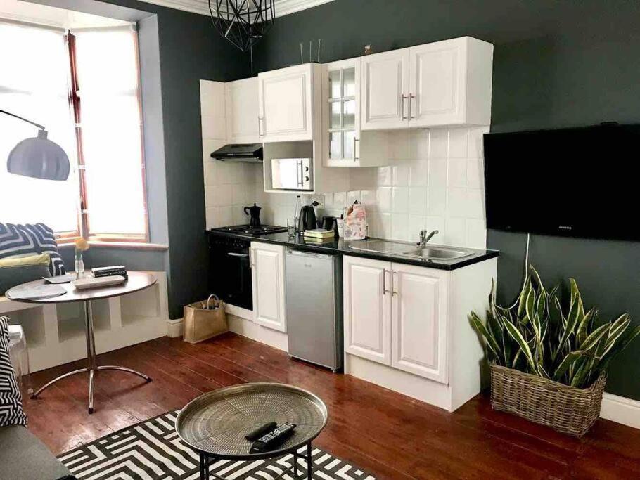 1-Bedroom Sea Point Gem - Perfect Location! Kapstaden Exteriör bild