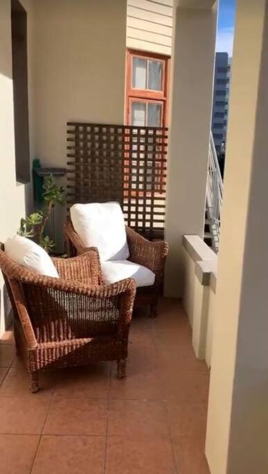1-Bedroom Sea Point Gem - Perfect Location! Kapstaden Exteriör bild